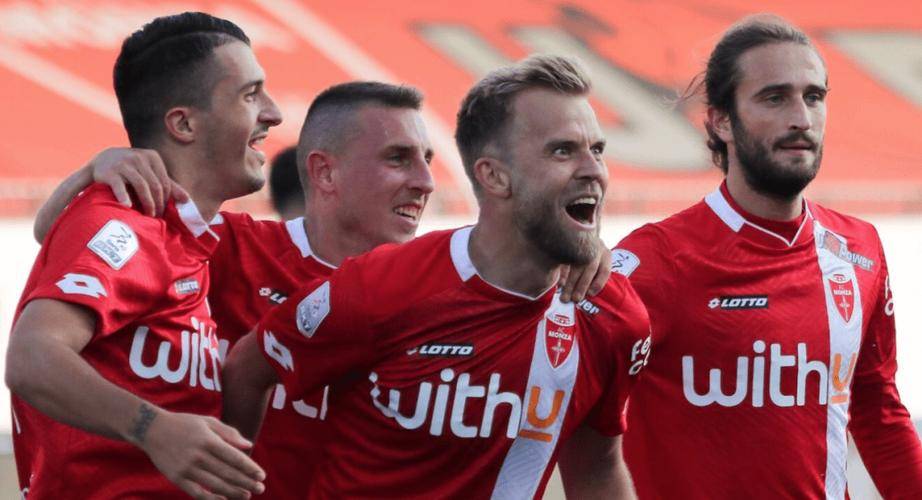 包含帕尔马客场大败，保级压力骤增的词条