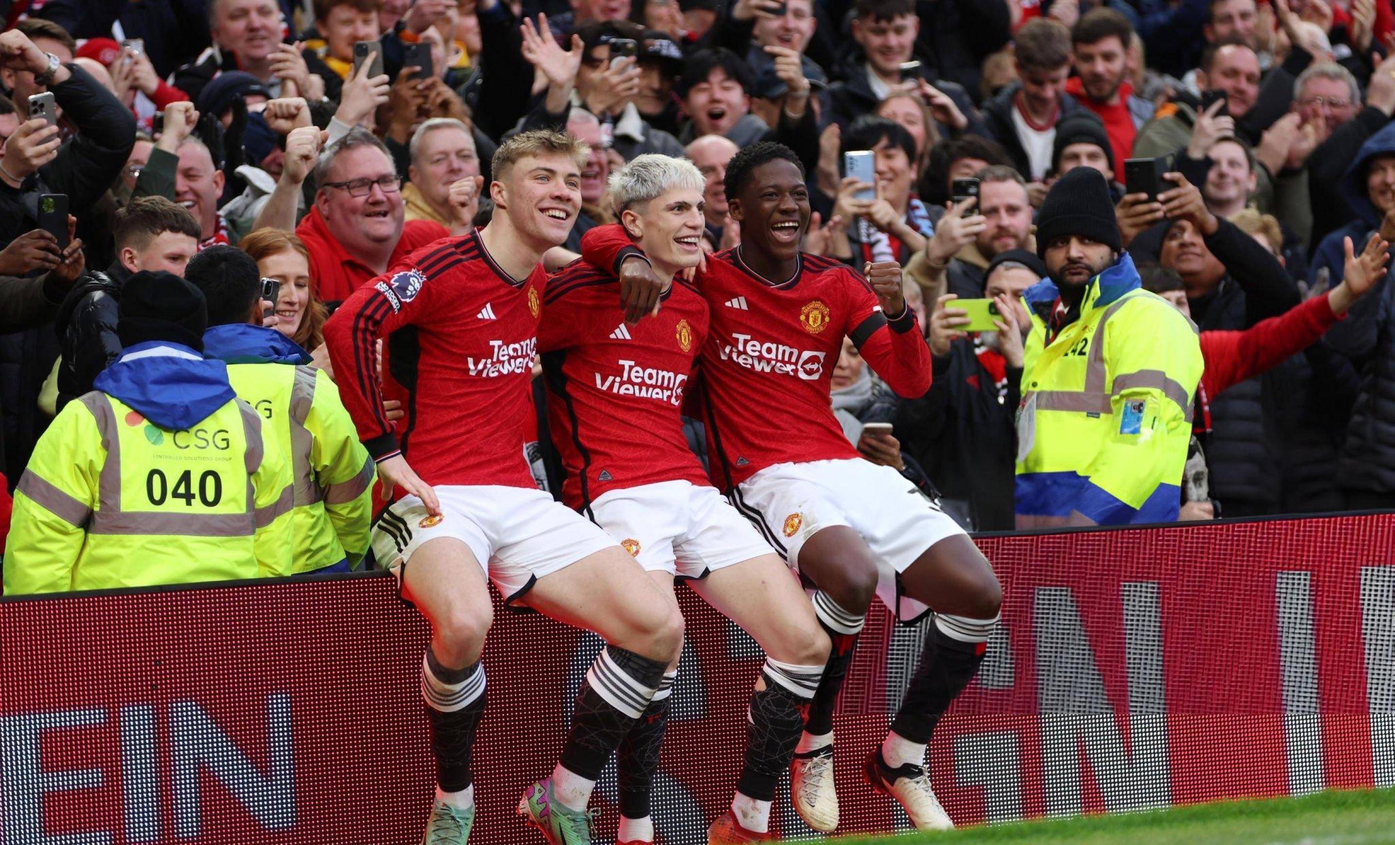 曼联主场三球大捷轻松击败劲敌