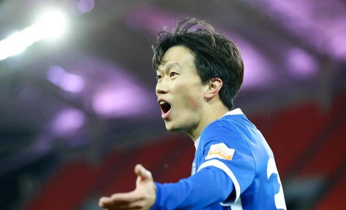 莫德里奇今日表现抢眼，申花整场无解，教练赛后亲自拥抱的简单介绍