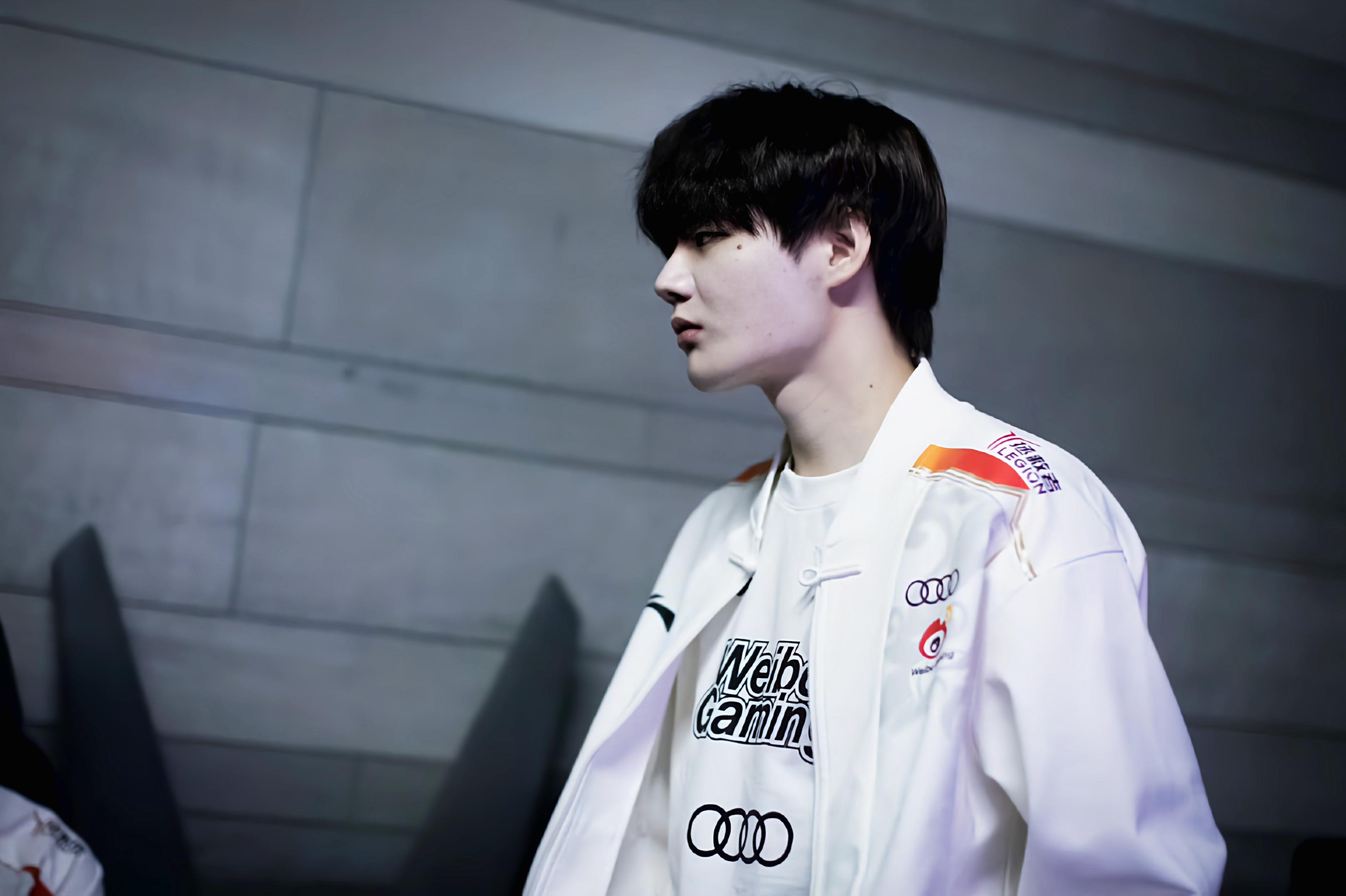  Scout回归赛场，逆转首场状态亮眼，TES观众沸腾！