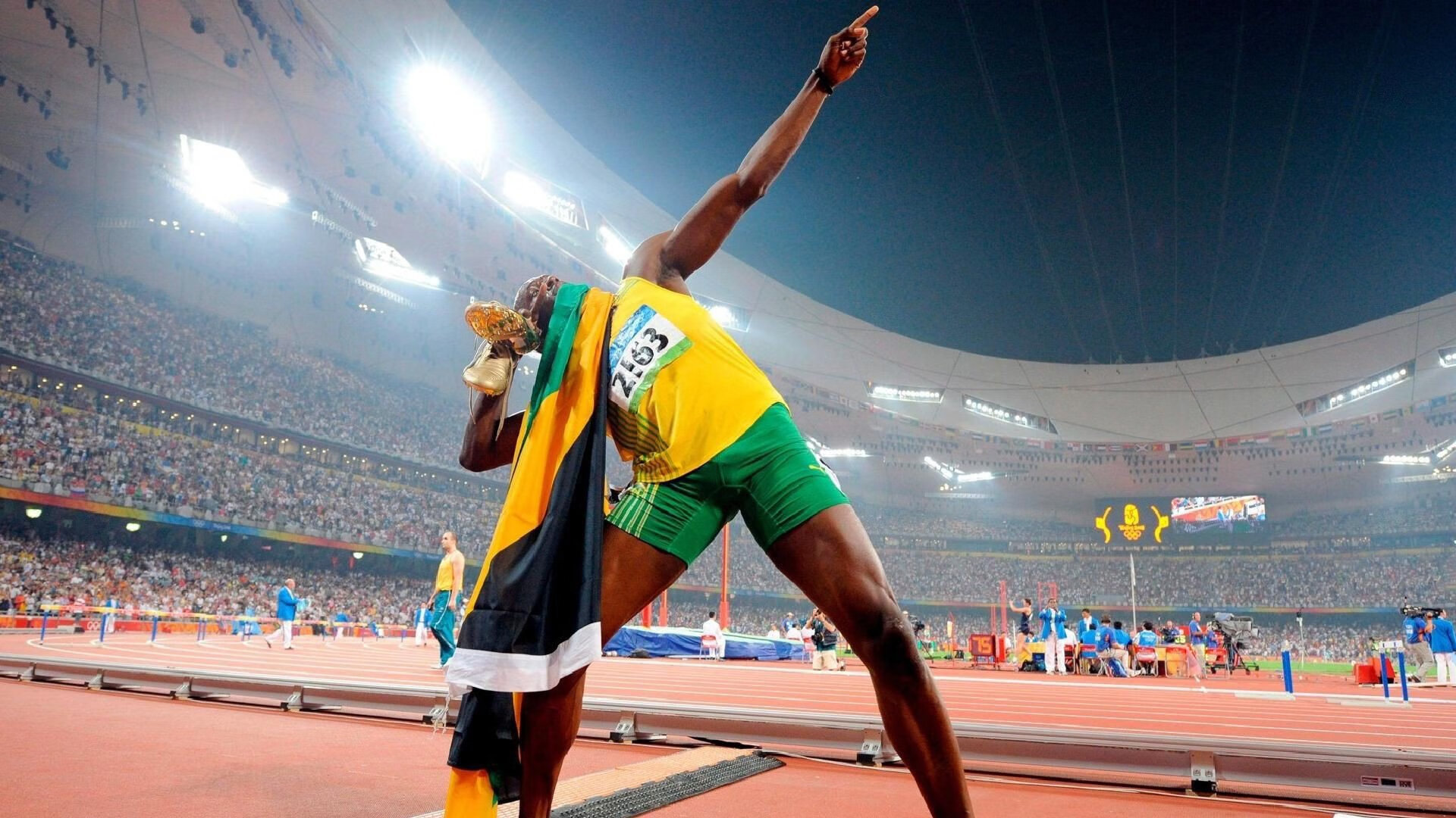 C罗在DWG比赛中精彩发挥，突破纪录引发热议！